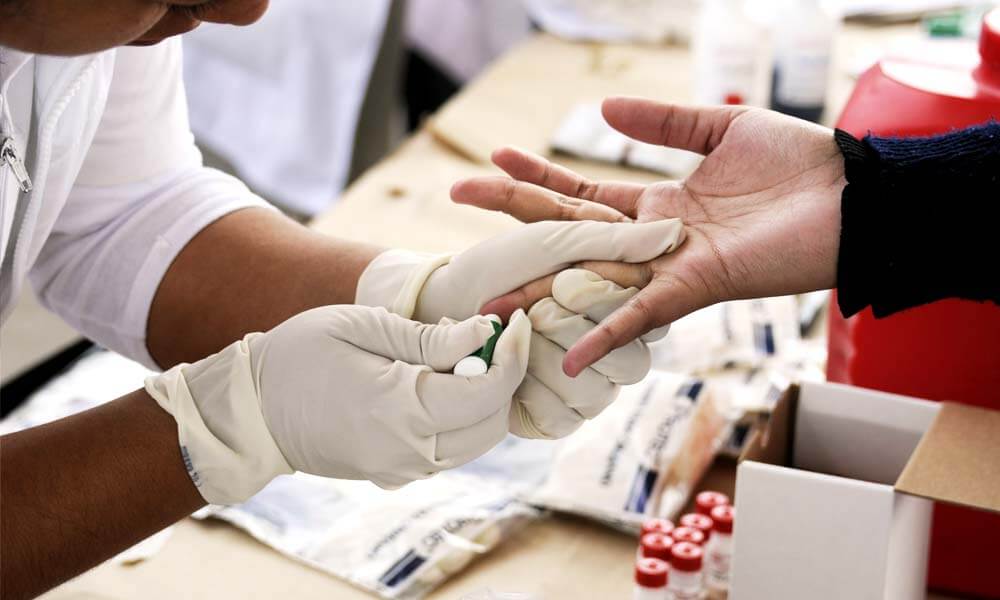 Prueba rápida de detección de VIH y tuberculosis