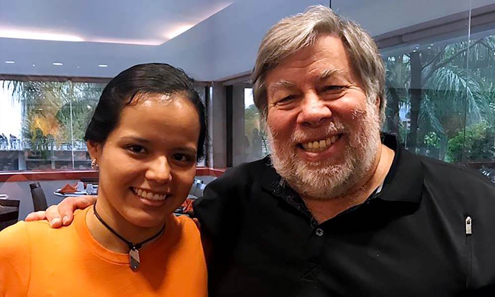 Alejandrina González Reyes y su mentor Steve Wozniak