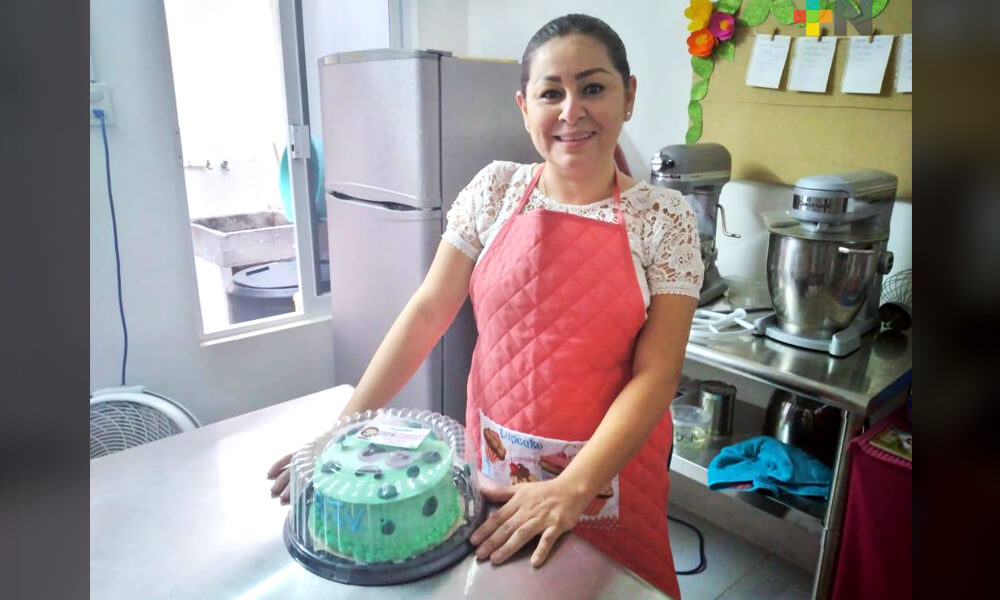 Lidia, la repostera de Sargufiestas, quien creó el pastel en forma de coronavirus