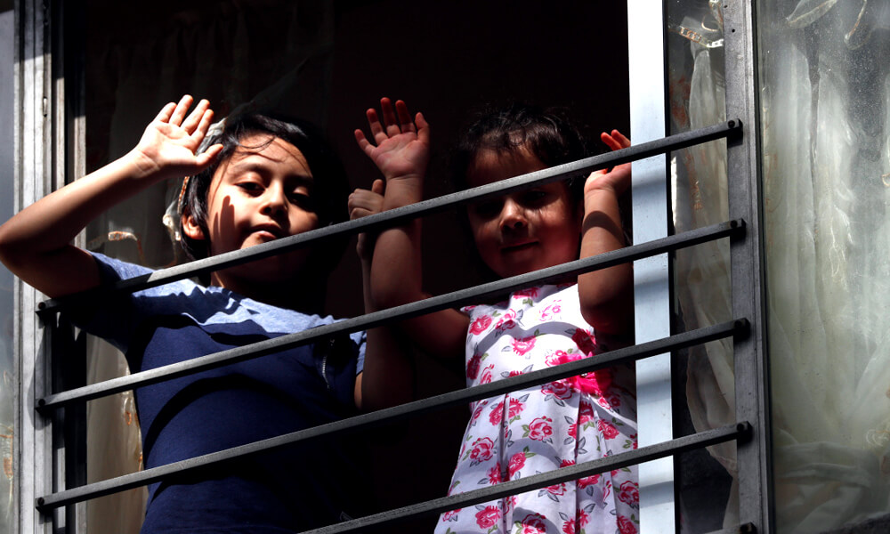 Niños que habitan la unidad habitacional de Tlatelolco en Ciudad de México